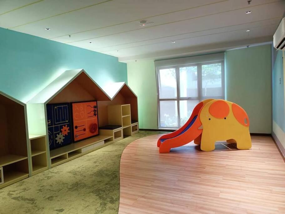 Timurbay Seafront Residence By Ozzy Azizi Kuantan Luaran gambar