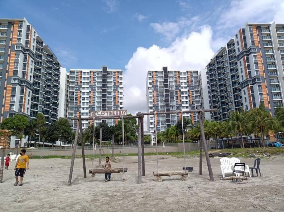 Timurbay Seafront Residence By Ozzy Azizi Kuantan Luaran gambar