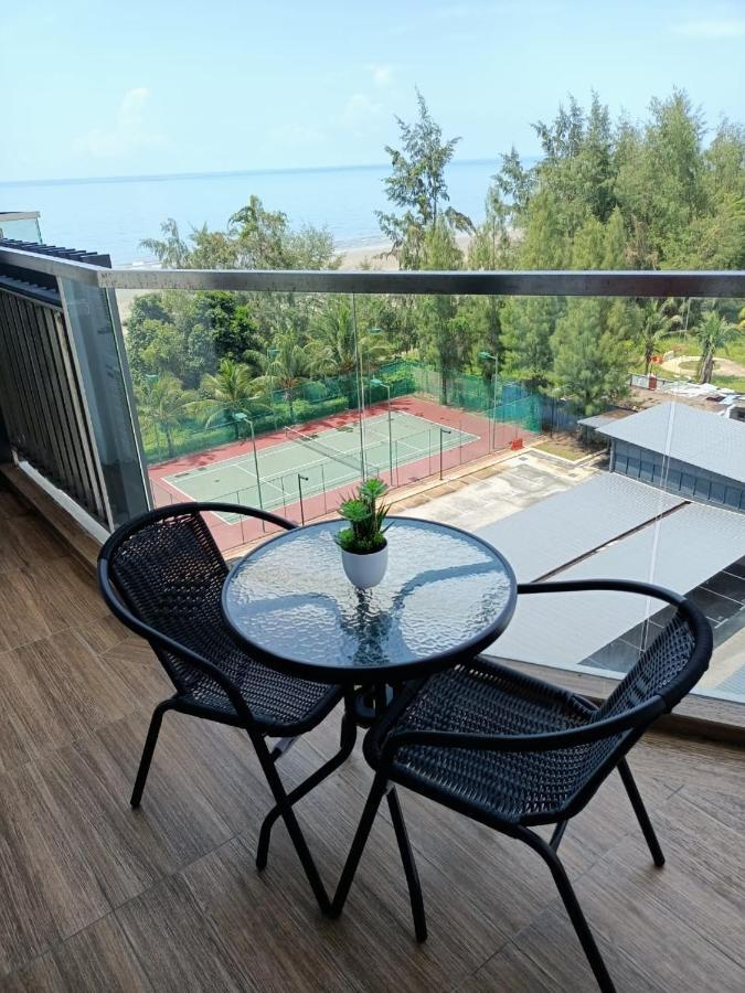 Timurbay Seafront Residence By Ozzy Azizi Kuantan Luaran gambar