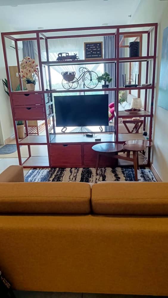 Timurbay Seafront Residence By Ozzy Azizi Kuantan Luaran gambar